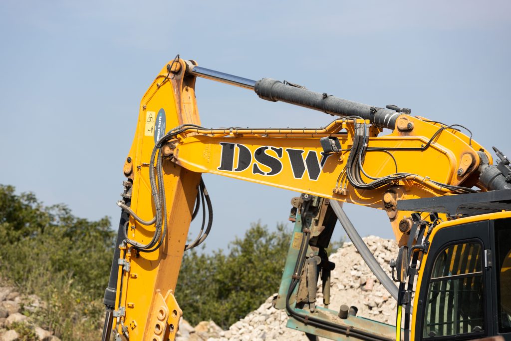_33A7487 Excavator at DSW's yard in St Dennis, Cornwall