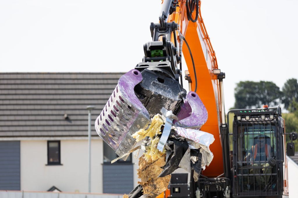 _33A7662 Commercial demolition contractor demolishing a commercial property in Cornwall - DSW Group Ltd